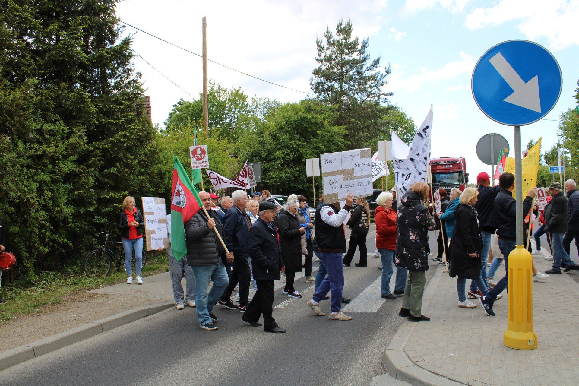 Protest mieszkańców gminy Redzikowo we Włynkówku.