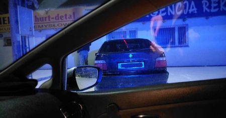 Kontrola drogowa w Gostyninie. BMW na zużytych oponach – dowód rejestracyjny zatrzymany!