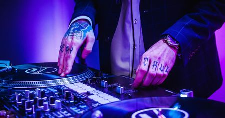 Ile zarobi DJ podczas karnawału?