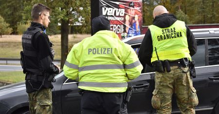 Nielegalna próba przekroczenia granicy: pięciu Syryjczyków i ukraiński współpracownik zatrzymani