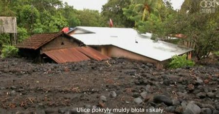 Rekordowe opady deszczu spowodowały tragiczne lawiny błotne