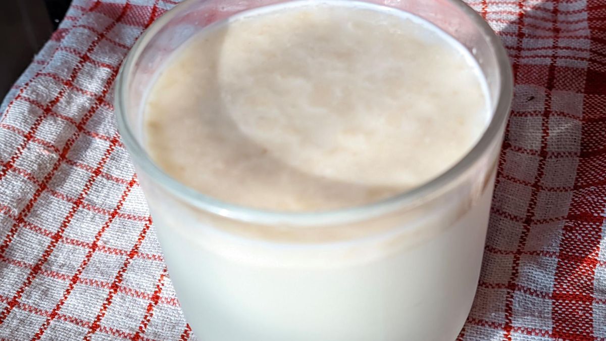 Codzienne sięganie po kiszonki czy kefir może realnie poprawić samopoczucie fizyczne i psychiczne.