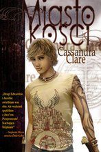Jamie Campbell Bower łowi cienie