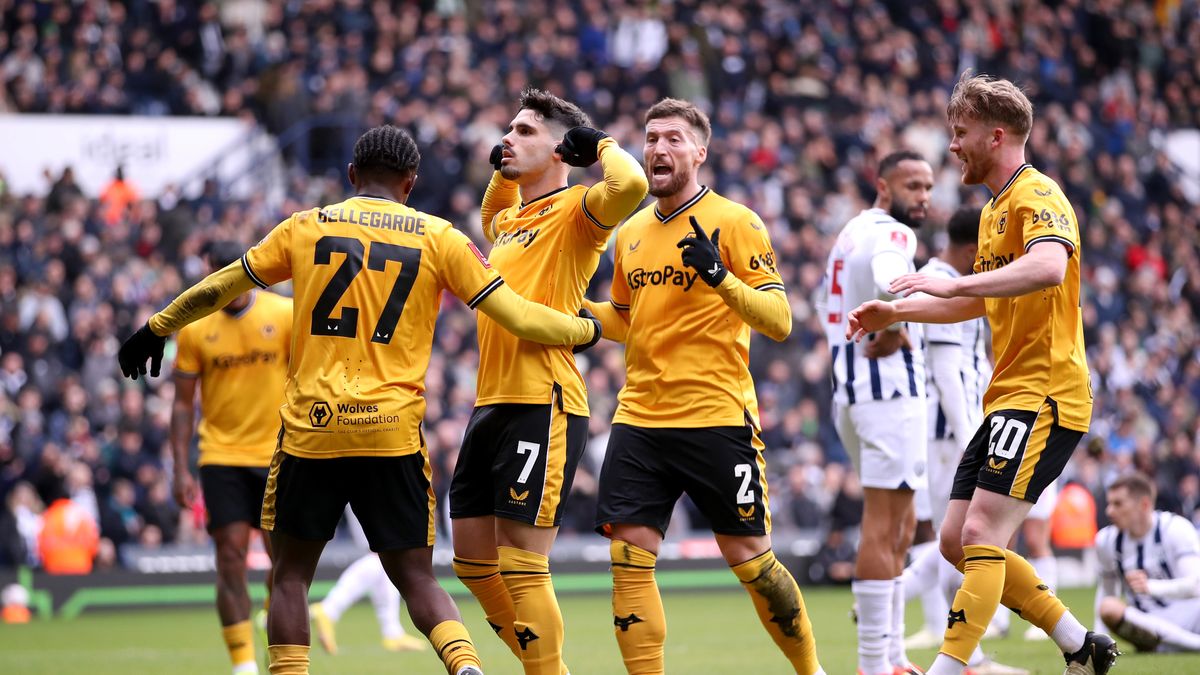 Getty Images / Jack Thomas / Na zdjęciu: Pedro Neto rozpoczął strzelanie w meczu z West Bromwich Albion