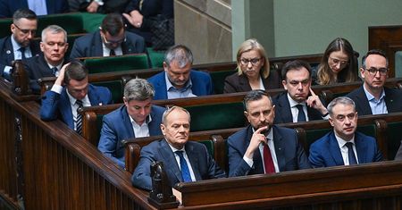 Nagrody w rządzie Tuska. Miliony dla urzędników