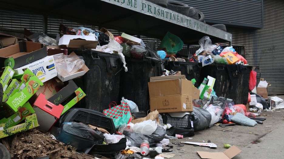 PRISTINA, KOSOVO  FEBRUARY 3: Overflowing garbage containers and accumulated waste are seen in certain neighborhoods of Pristina, Kosovo, on February 3, 2025. Due to ongoing waste management issues, authorities have declared a state of emergency in the capital as uncollected trash continues to pile up for days. (Photo by Erkin Keci/Anadolu via Getty Images)