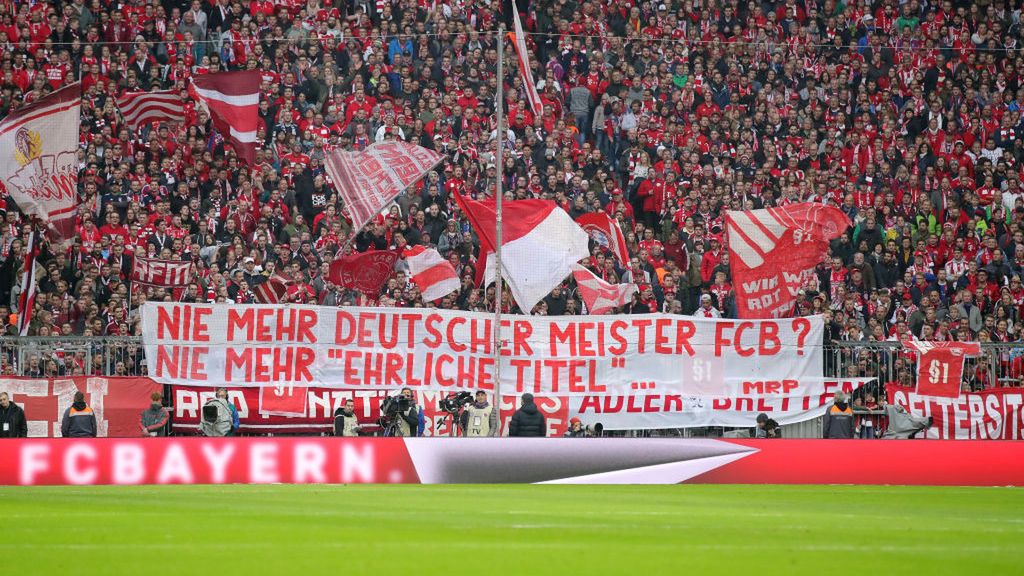 Zdjęcie okładkowe artykułu: Getty Images / Alexander Hassenstein/Bongarts / Na zdjęciu: kibice Bayernu Monachium
