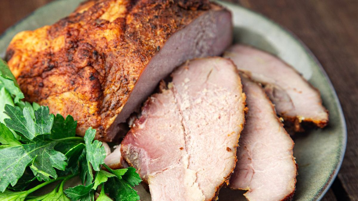 Szynka pieczona w kawie ma przyjemny, dymny posmak