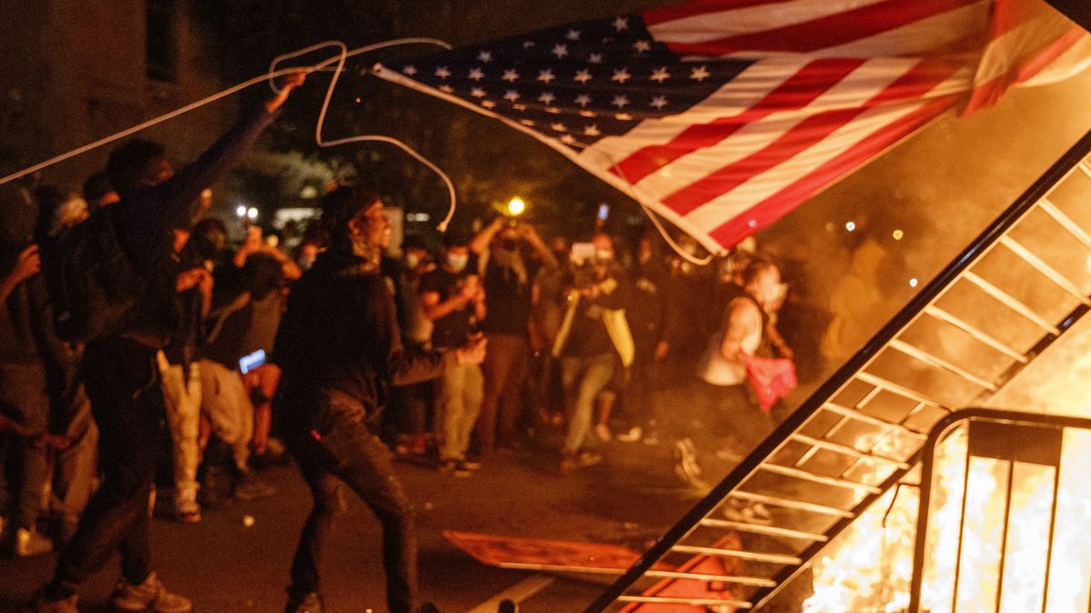 Protesty po śmierci Georga Floyda. Zdemolowano pomnik Kościuszki.