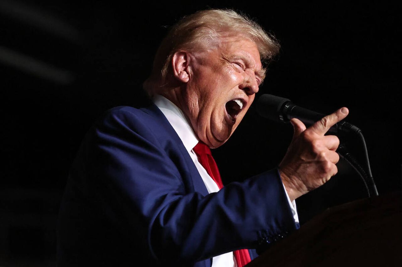 Trump's risky plan to claim victory despite potential loss