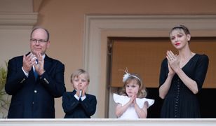 Książęca para z Monako pokazała się z dziećmi. Albert miał koronawirusa