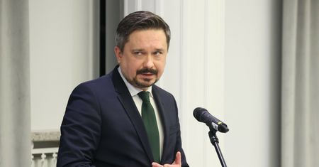 Skomentował wpis Tuska. Wiącek o tym, co dalej po decyzji PKW