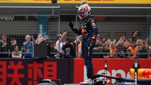Verstappen ucieka rywalom w F1. Ciasno za plecami Holendra