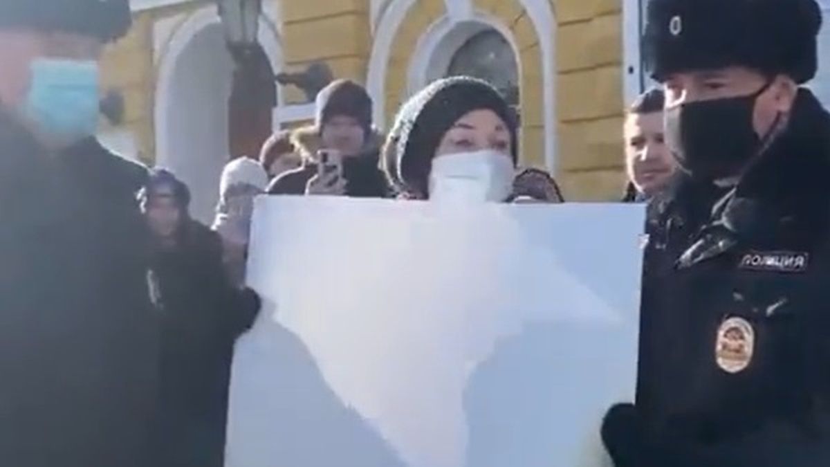 Wyszła na ulice z białą kartką. Została aresztowana 