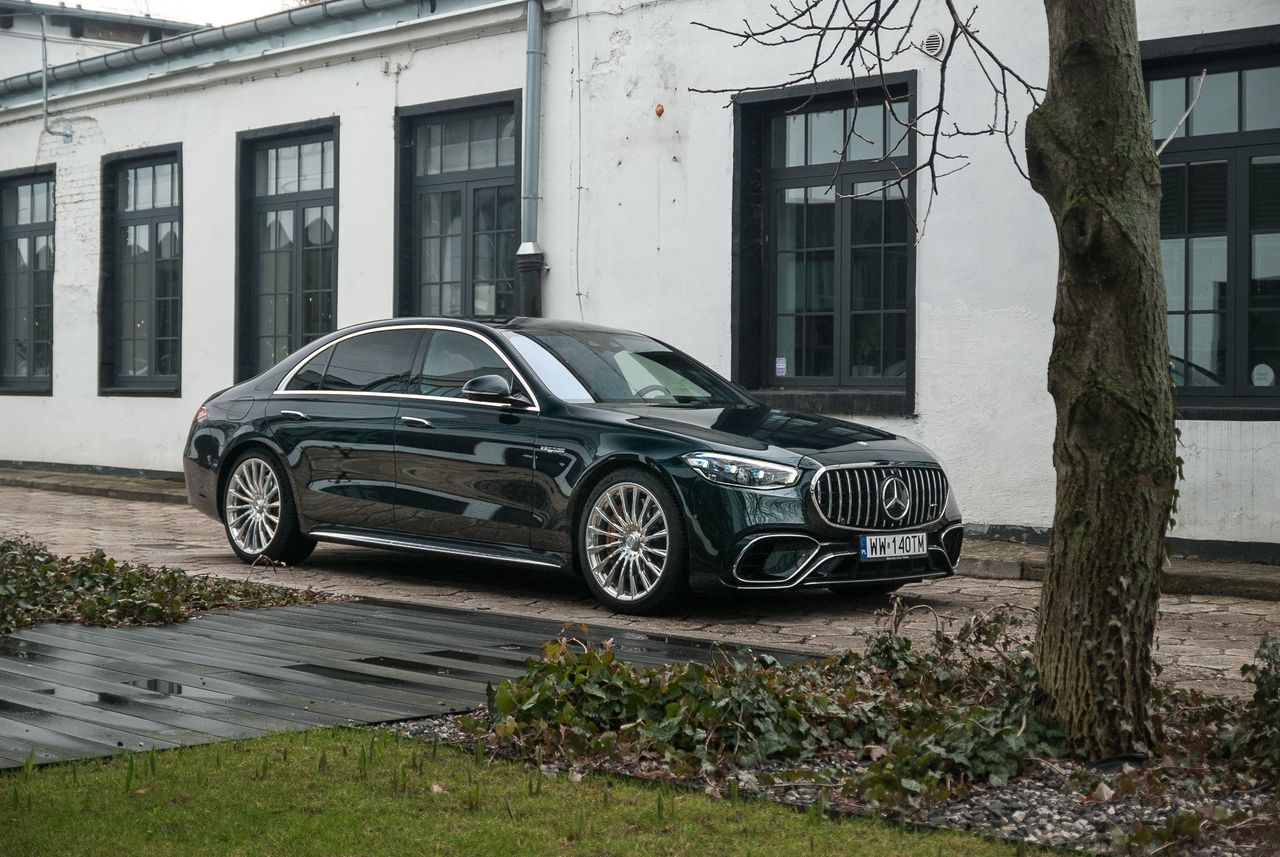 Mercedes-AMG S63 E Performance