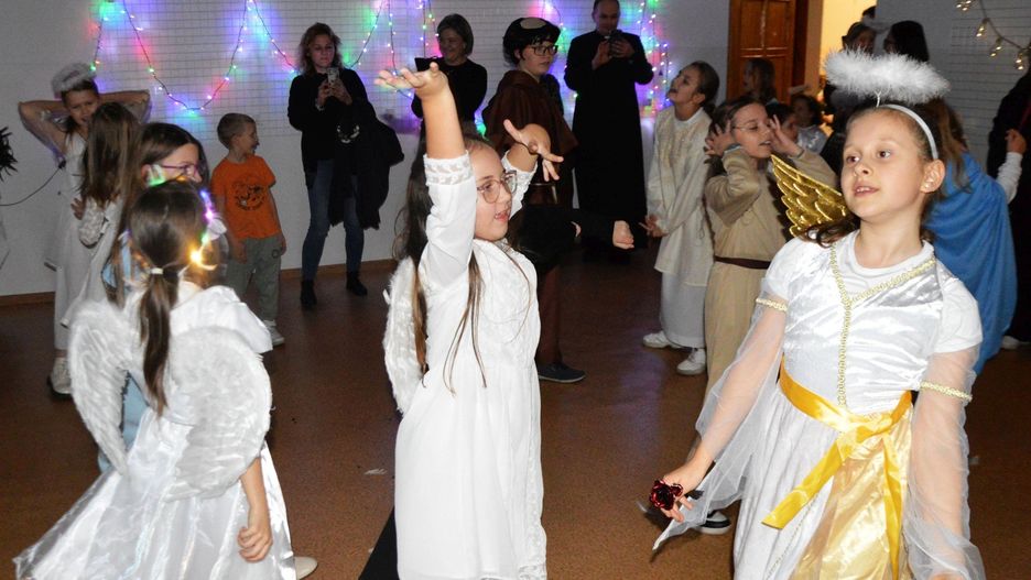 W czwartek 30 października w Ośrodku Kultury Chrześcijańskiej imienia Jana Pawła II w Suchedniowie odbył się &#34;Bal Wszystkich Świętych&#34;.