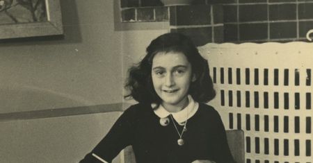Rocznica pojmania Anne Frank i jej rodziny. Przeżył tylko ojciec Otto