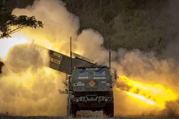Ukrainie zaczyna brakować amunicji. USA spowalniają dostawy