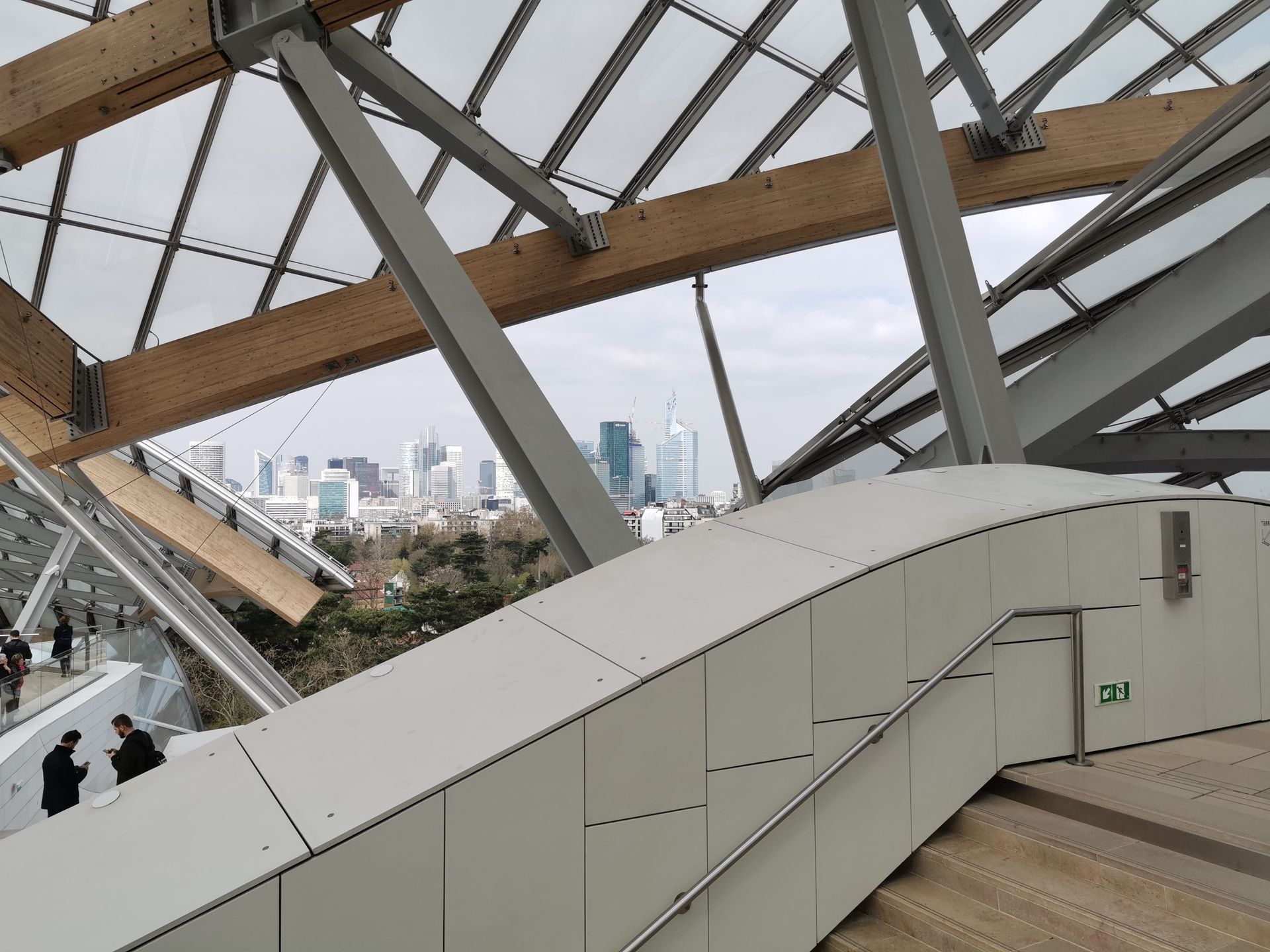 Zdjęcie z aparatu głównego