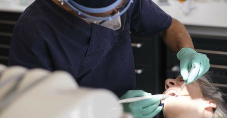 Ukraina. Dentysta próbował zabić pacjentkę. Nowe ustalenia śledczych