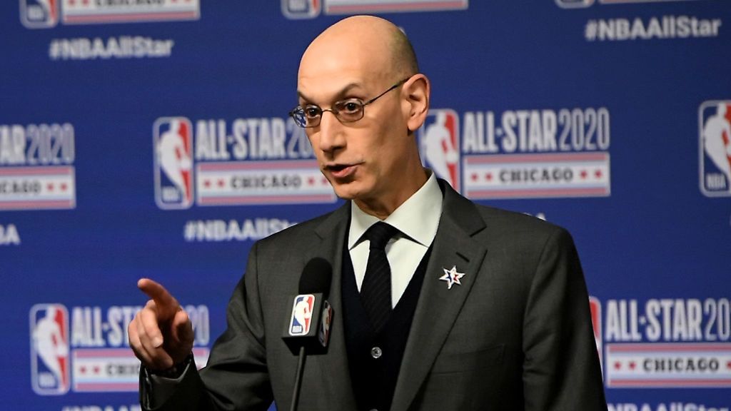 Getty Images / Stacy Revere / Na zdjęciu: Adam Silver