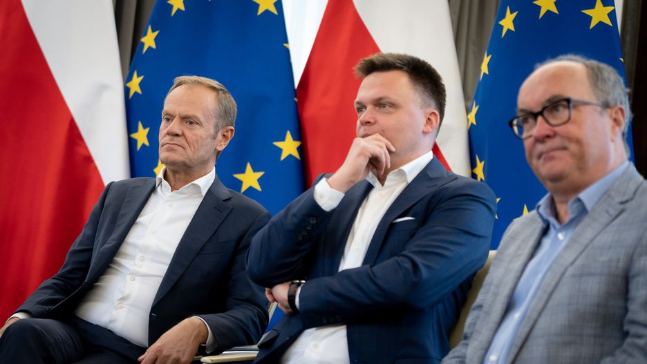 Donald Tusk, Szymon Holownia, Wlodzimierz Czarzasty during a meeting at which Polish opposition parties signed the agreement on Civic Election Control, at the Senate (upper house of the parliament) in Warsaw, Poland on June 3, 2022 (Photo by Mateusz Wlodarczyk/NurPhoto via Getty Images)