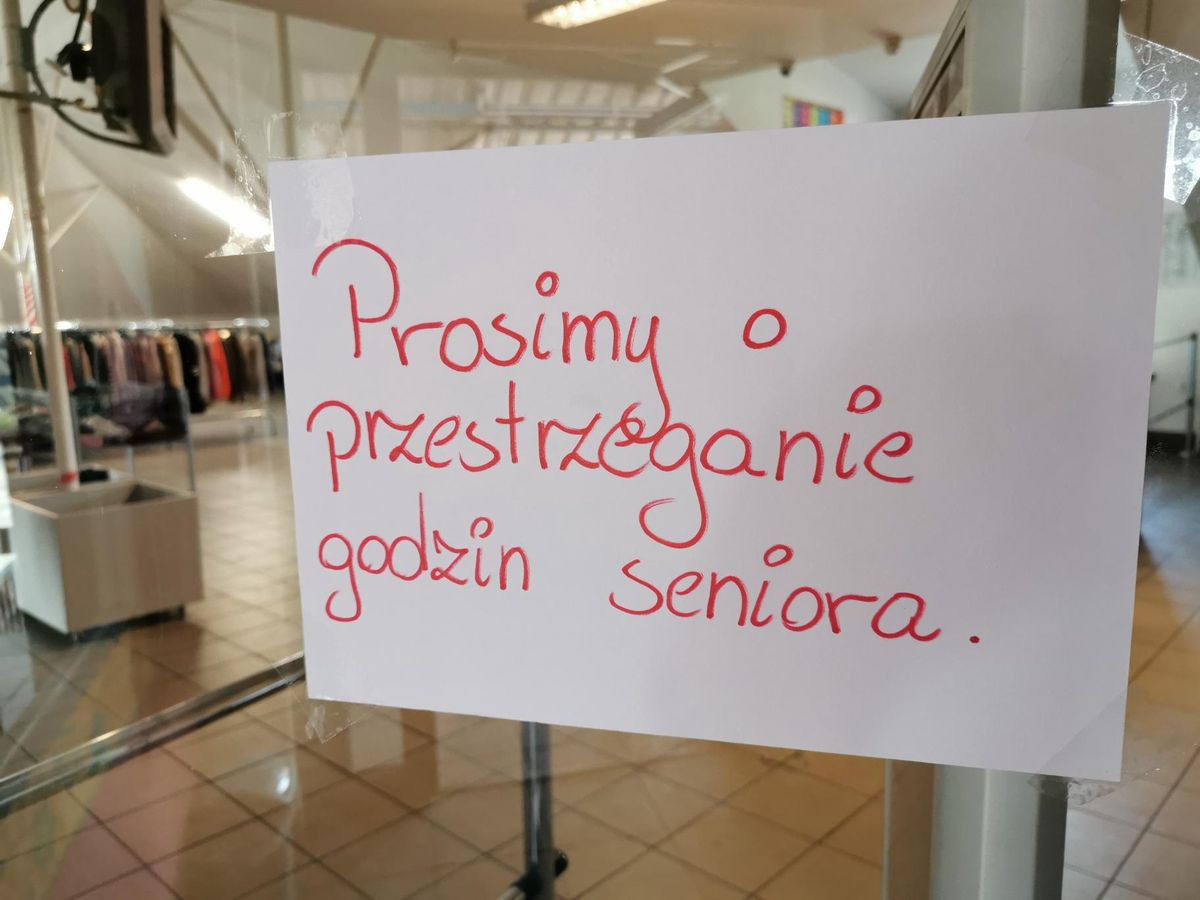 Godziny dla seniorów – kto może wtedy robić zakupy? Kiedy obowiązują? Co z kolejnymi etapami odmrażania gospodarki?