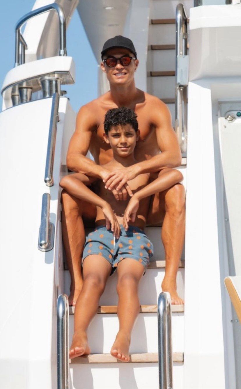 Cristiano Ronaldo z rodziną na jachcie