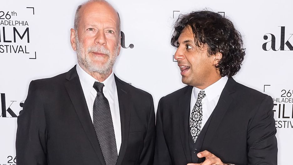 Bruce Willis i M. Night Shyamalan w 2017 r.