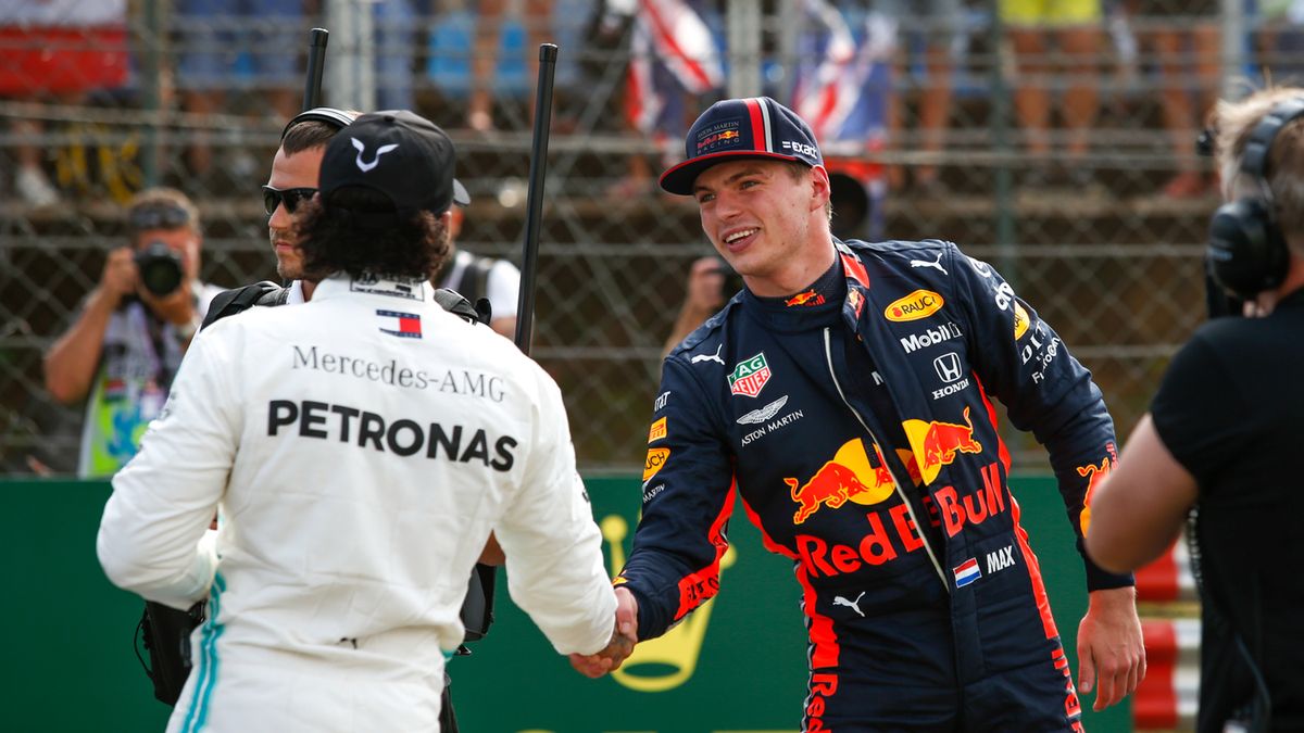 Zdjęcie okładkowe artykułu: Materiały prasowe / Mercedes / Na zdjęciu: Lewis Hamilton (po lewej) i Max Verstappen