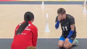 10 mln wyświetleń. Trafił kobietę piłką. Zobacz, co stało się potem