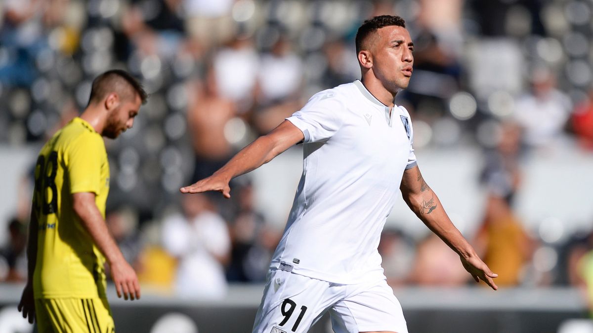 PAP/EPA / FERNANDO VELUDO / Na zdjęciu: Davidson z Vitorii Guimaraes