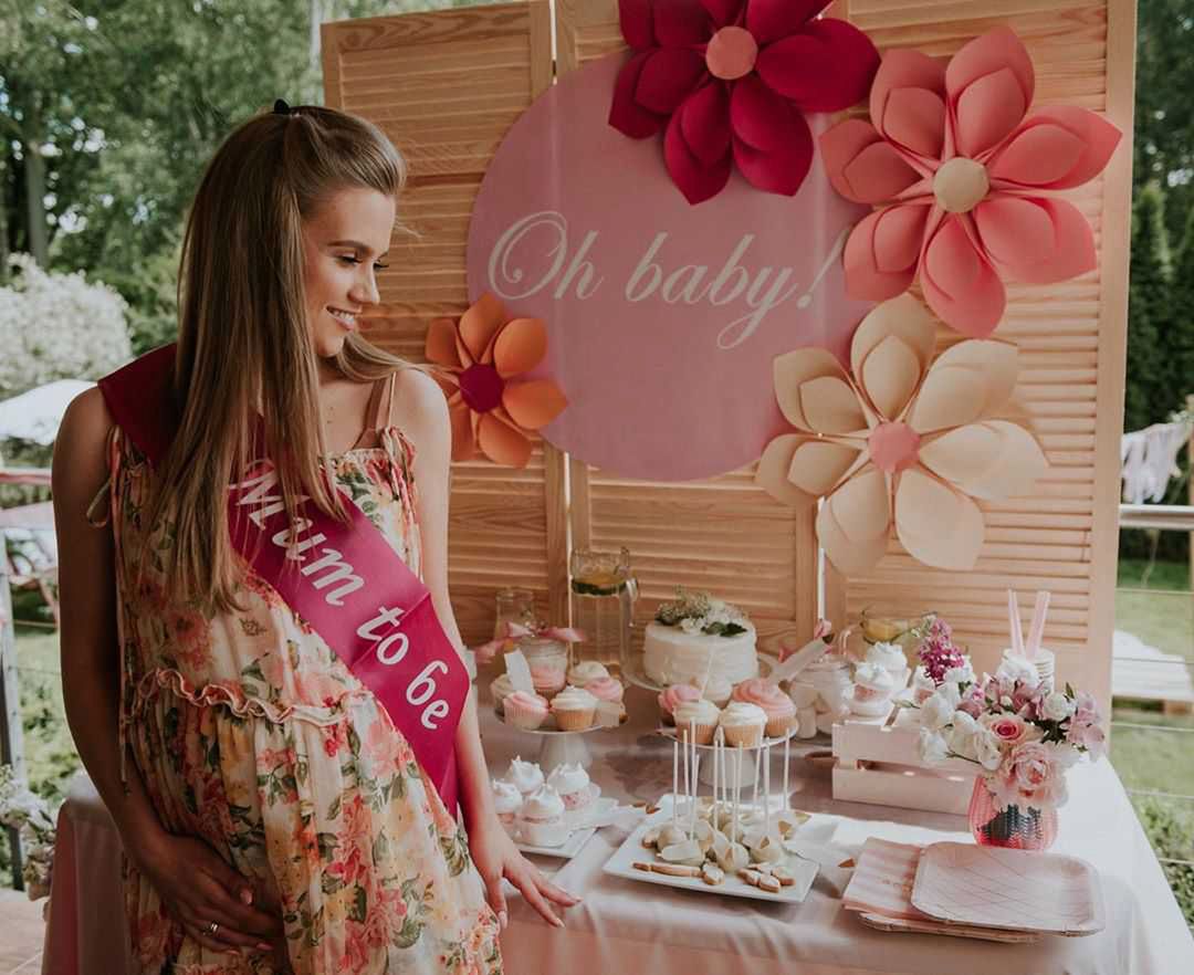Agnieszka Kaczorowska wyprawiła ogrodowe baby shower w Dniu Matki!