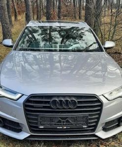 Trzebiszewo. Luksusowe audi z Niemiec porzucone w środku lasu. Miało włączony silnik