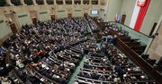 Gorąco w Sejmie. Witek nie wytrzymała. "Jak dzieci!". Jest decyzja ws. ochrony granicy i specjalna uchwała