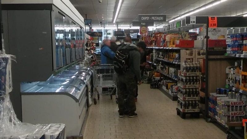 kolejka w lidlu