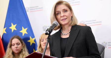 "Miałam zasznurowane usta". Mucha uderza w PO