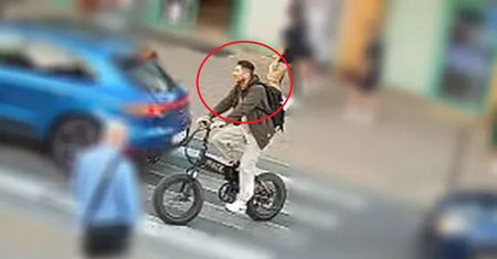 Potrącił kobietę na przejściu. Szuka go policja