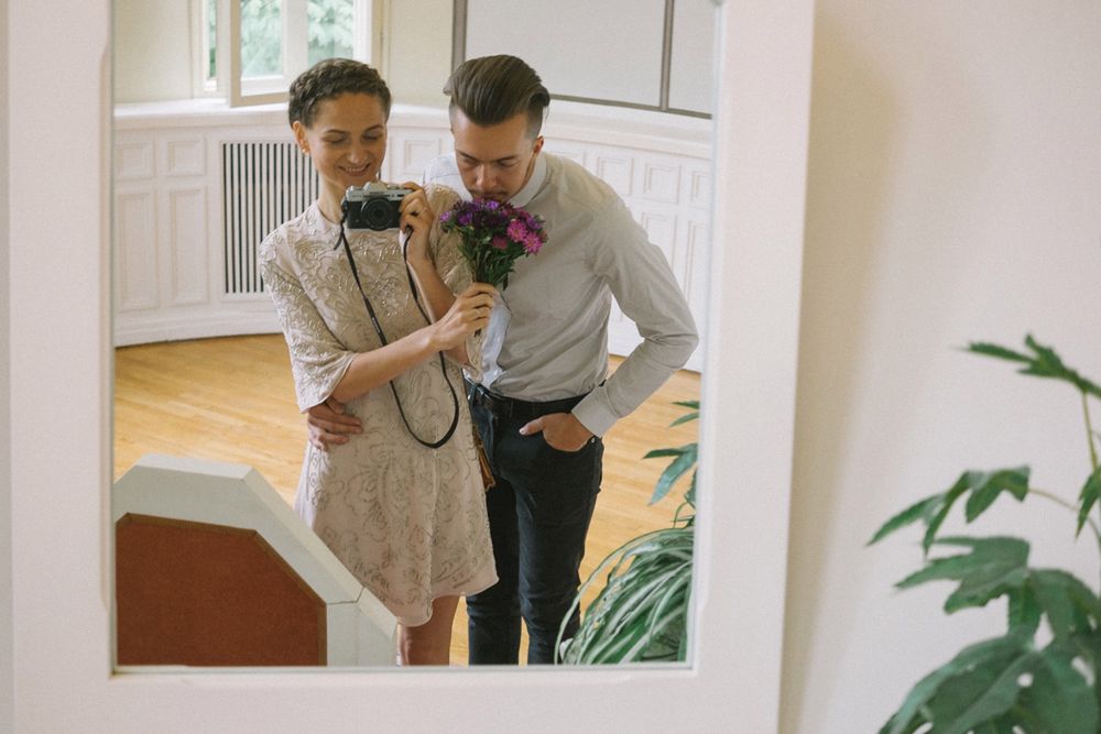 Liisa Luts była fotografem ślubnym na własnym ślubie. Wyszło naturalnie, szczerze i pięknie 14