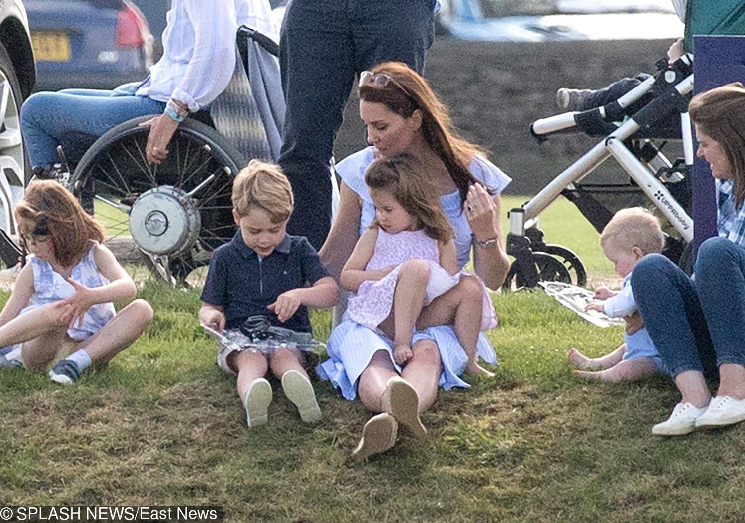 Księżna Kate z księciem George'em i księżniczką Charlotte na meczu polo, jest z nimi kochana ciocia