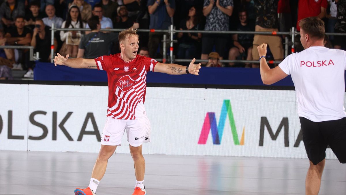 PAP / ArtService / Na zdjęciu: radość Adriana Duszaka