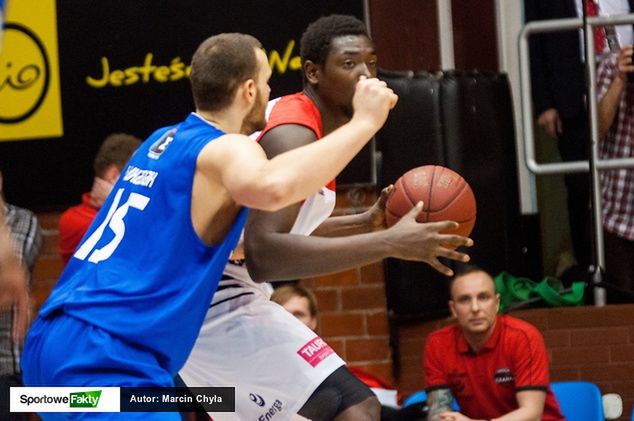 Szymon Łukasiak zdobył w derbowym pojedynku dwa punkty