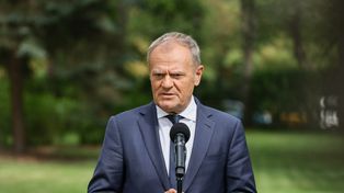 Tusk dosadnie o aferze ws. powodzian. Mówi o wstydzie