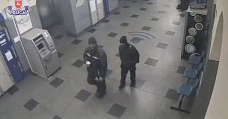 Zasnął na dworcu PKP w Lublinie. Ukradli mu iPhone'a (wideo)