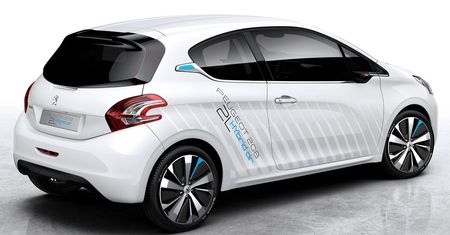 PSA wstrzymuje się z projektem HYbrid Air