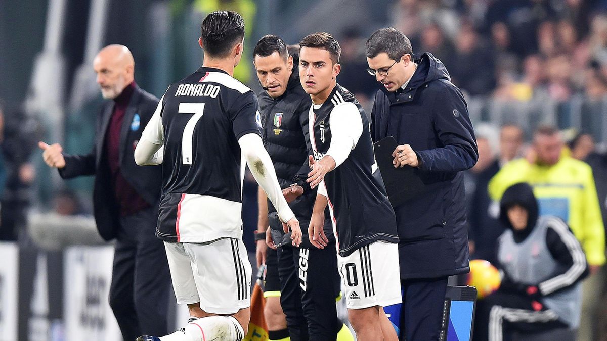 Zdjęcie okładkowe artykułu: PAP/EPA / ALESSANDRO DI MARCO / Na zdjęciu:  Cristiano Ronaldo (z lewej) i Paulo Dybala (z prawej)