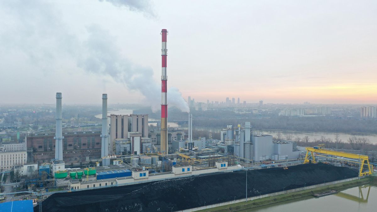 Elektrociep�ownia �era�
Warszawa, 08.01.2021. Widok z drona na Elektrociep�owni� �era�. (ls/awol) PAP/Leszek Szyma�ski
Leszek Szyma�ski
Elektrociep�ownia �era�, miasto, panorama, widoz z drona, ilustracja, dym, komin, kominy, widok z drona