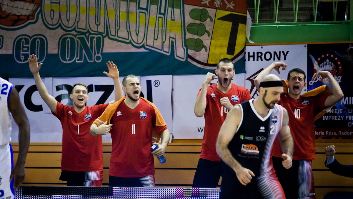 WP SportoweFakty / Tomasz Fijałkowski / Na zdjęciu: Koszykarze MKS-u Dąbrowa Górnicza
