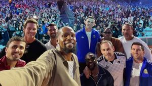 "Najbardziej utytułowane selfie w historii". Ponad milion polubień
