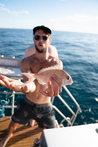 Luke Perry w czasie niedawnej wyprawy wędkarskiej na Ocean Indyjski (fot. archiwum prywatne)